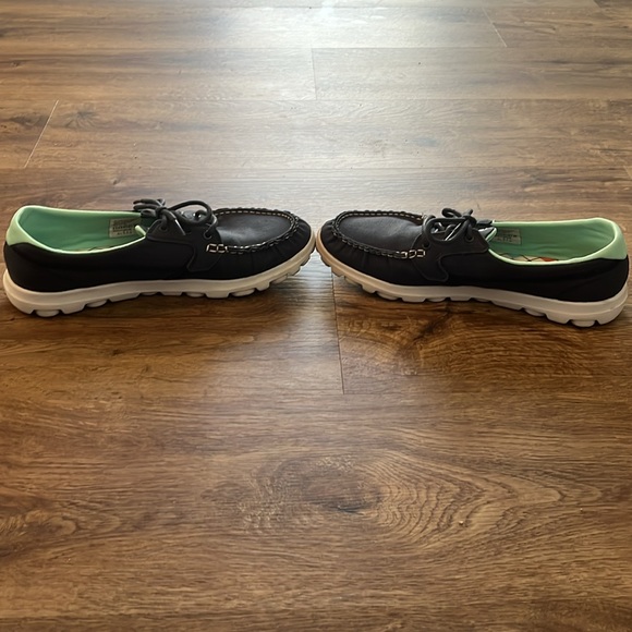 Skechers on-the-GO loafers - Picture 7 of 9